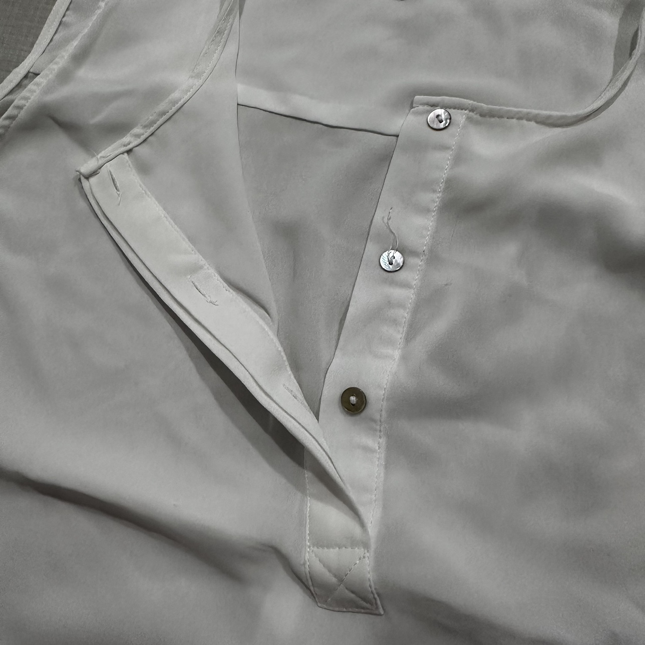 White Violet & Claire Blouse image indicator(4)