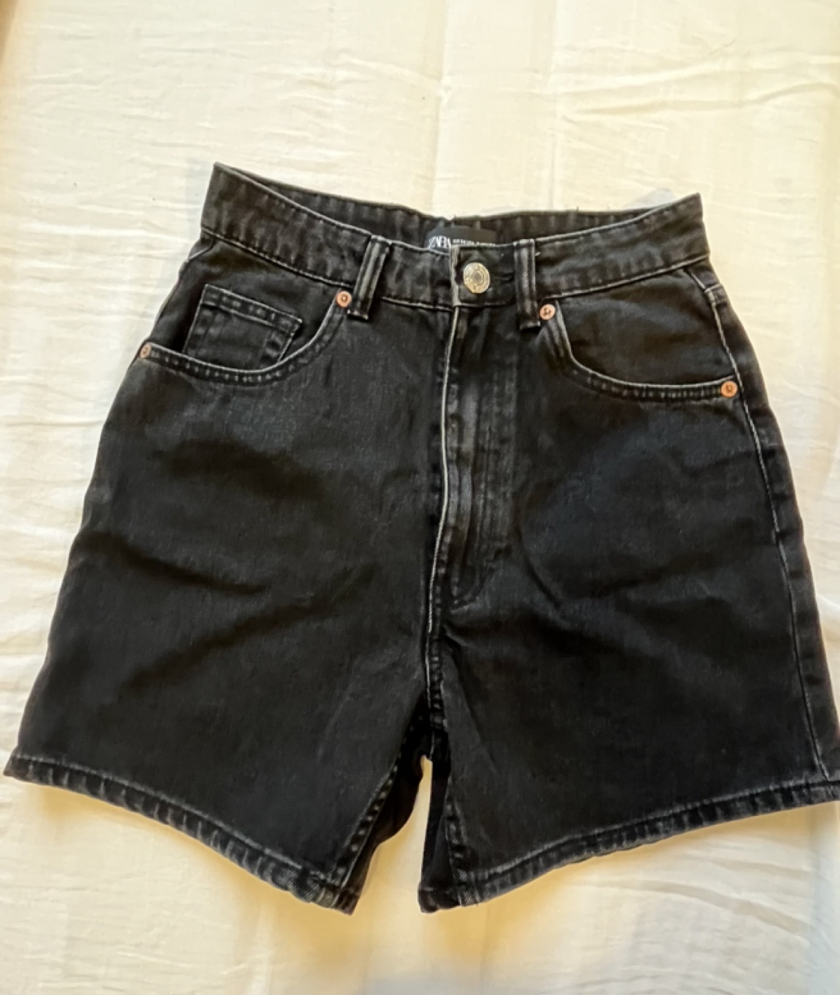 Zara women’s denim shorts size US 2