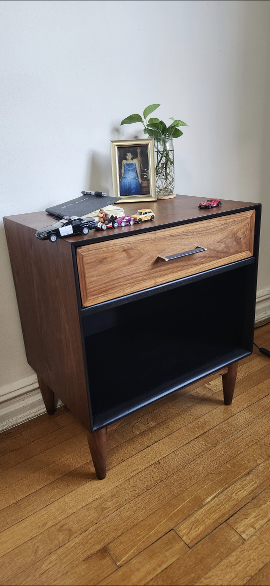 Mid Century Modern Nightstand - photo 2