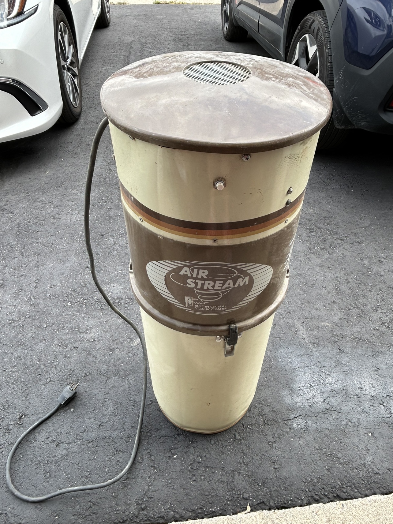 Air Stream central Vacuum unit thumbnail
