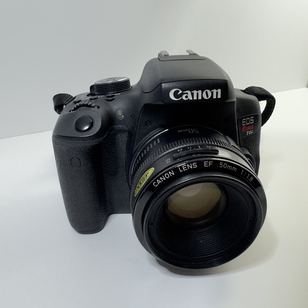 Canon Rebel T6i Camera,50mm Lens, bag and 16gb memory card - photo 4
