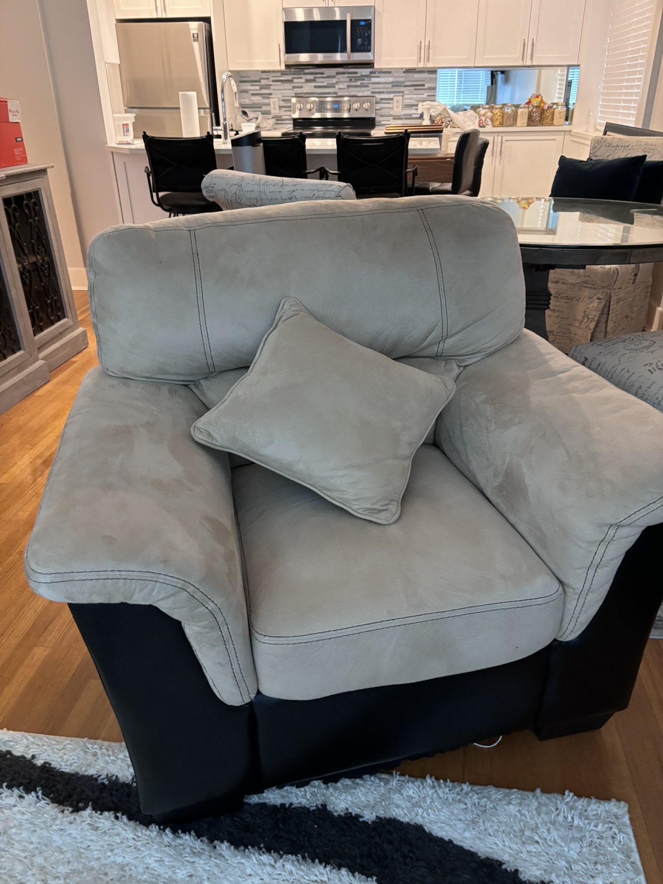 2 loveseats 2 chairs free - photo 3