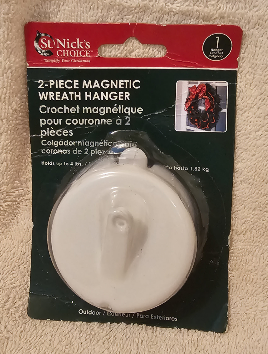 St Nick's Choice 2-Piece Magnetic Wreath Hanger thumbnail
