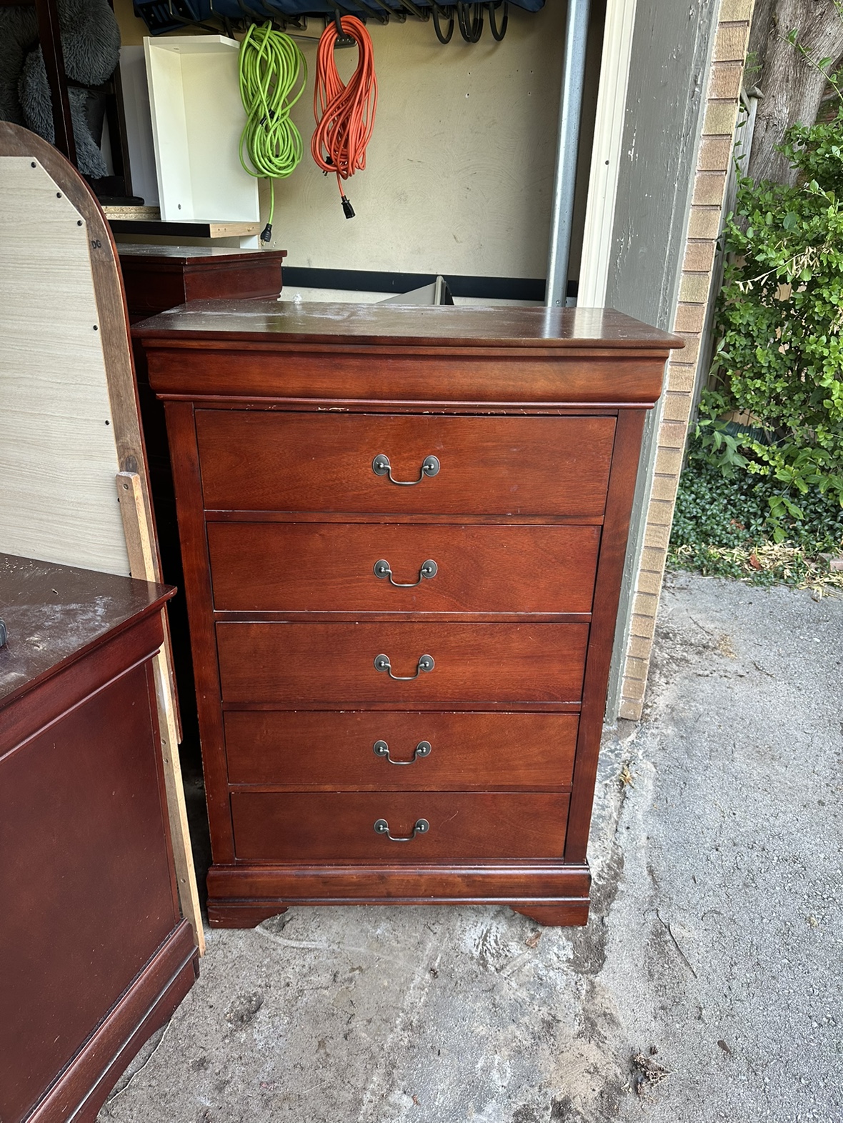 Dresser - photo 2