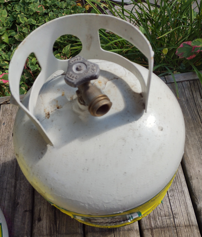 Two Tank Trader Propane Tanks image indicator(3)