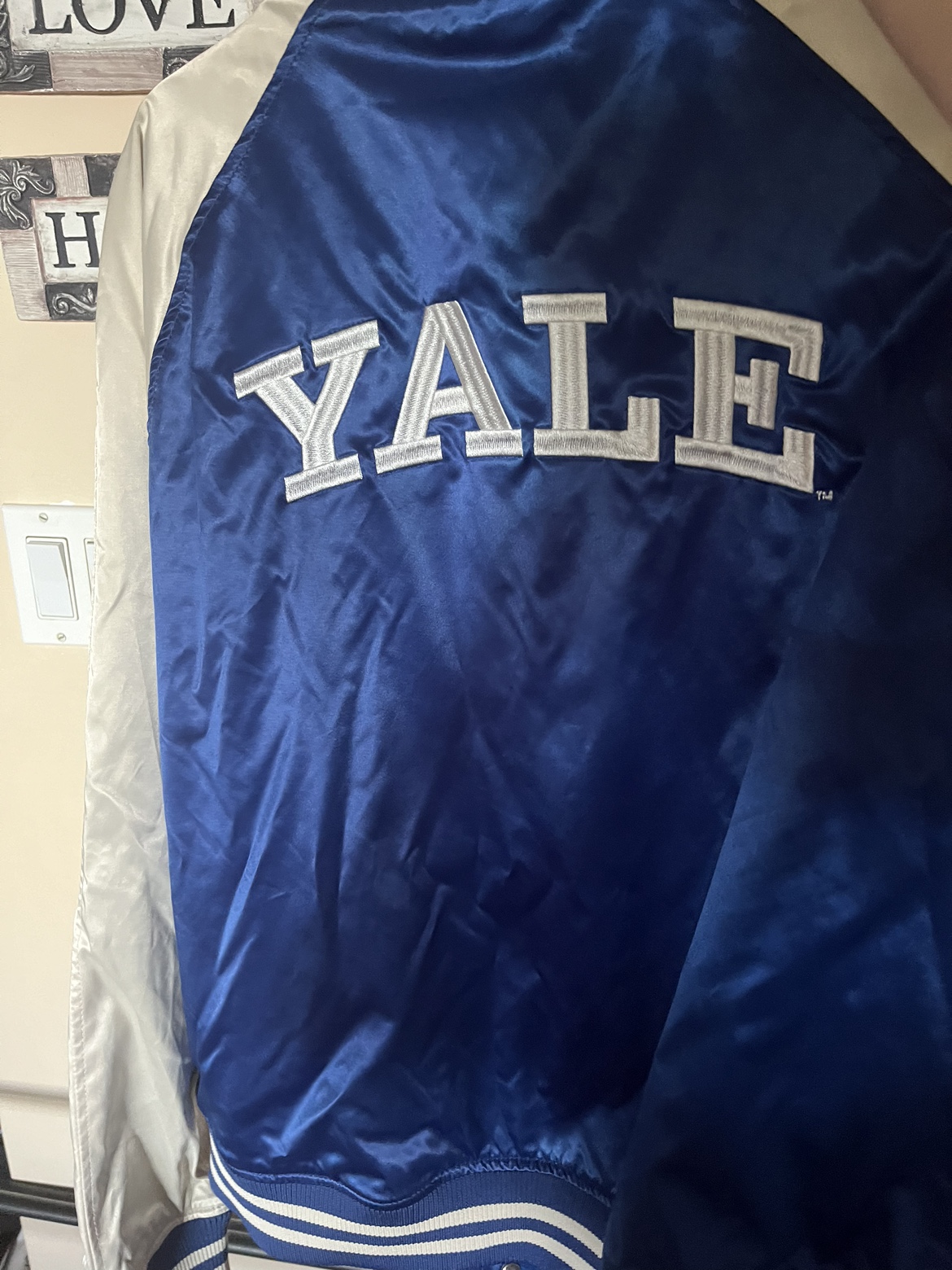 YALE Jacket image indicator(2)
