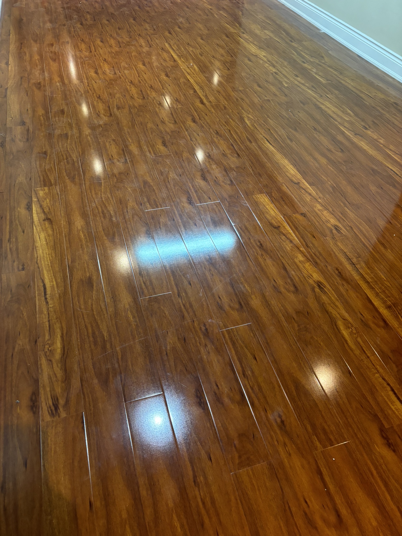 Laminate flooring 500 sqft