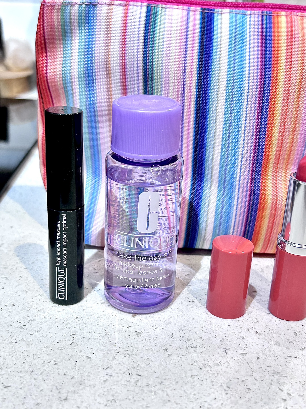 🍓NEW Clinique Set! 7 pcs Lipsticks Perfume Skincare + FREE Gift image indicator(3)