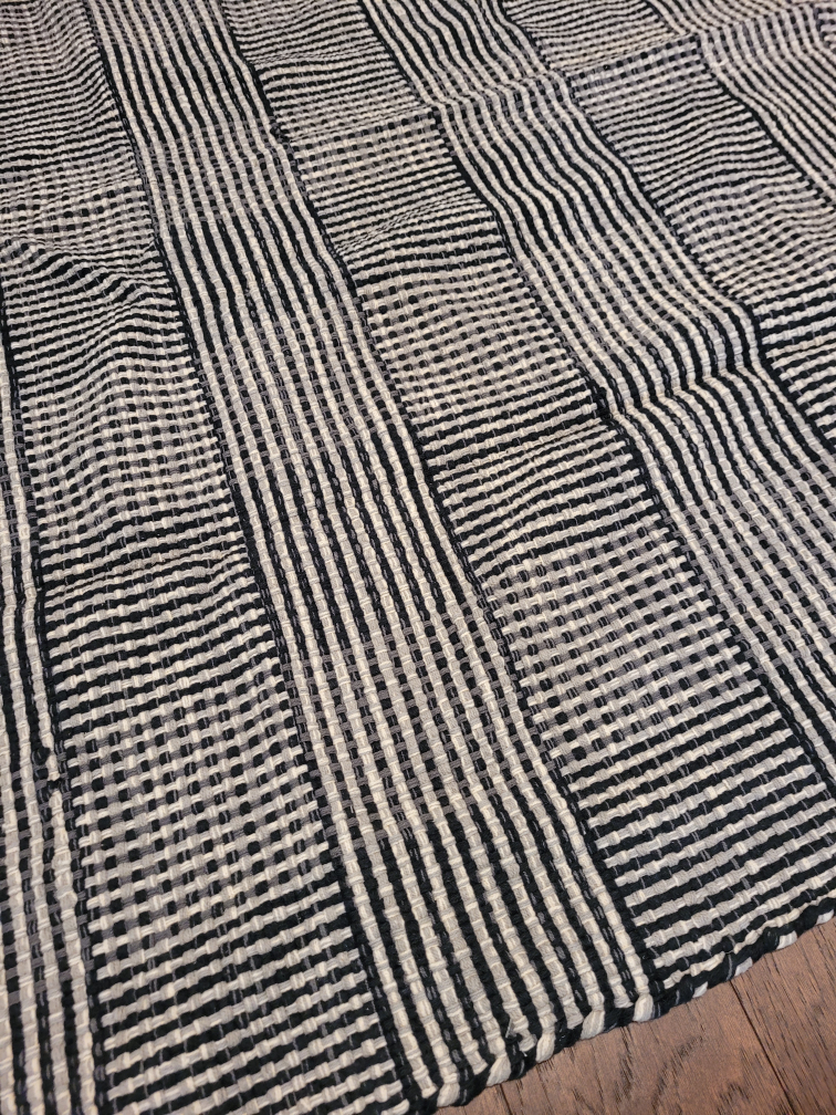 Area Rug - Easy Storage & Washable - photo 3