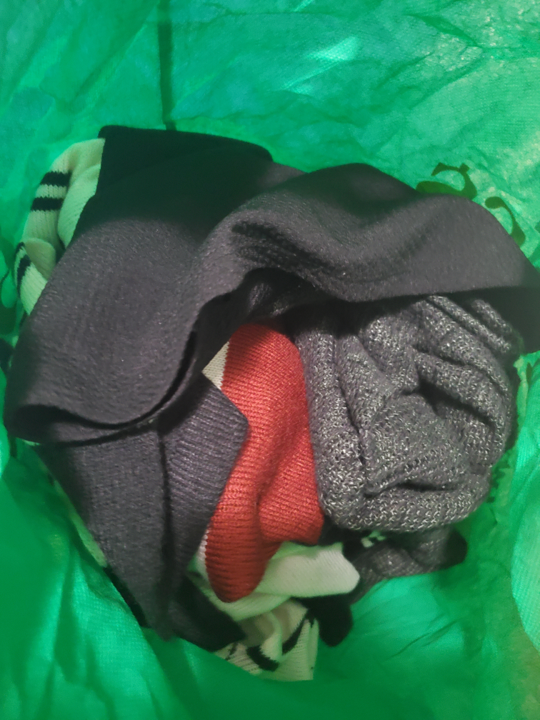 Bag of 4 women's tops #freecycle thumbnail