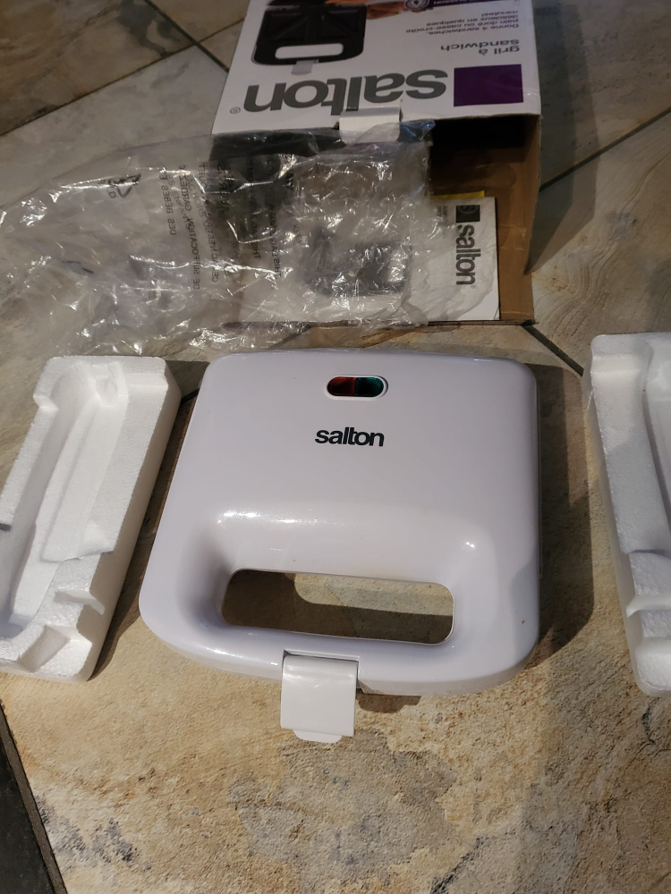 Salton Sandwich Maker - photo 3