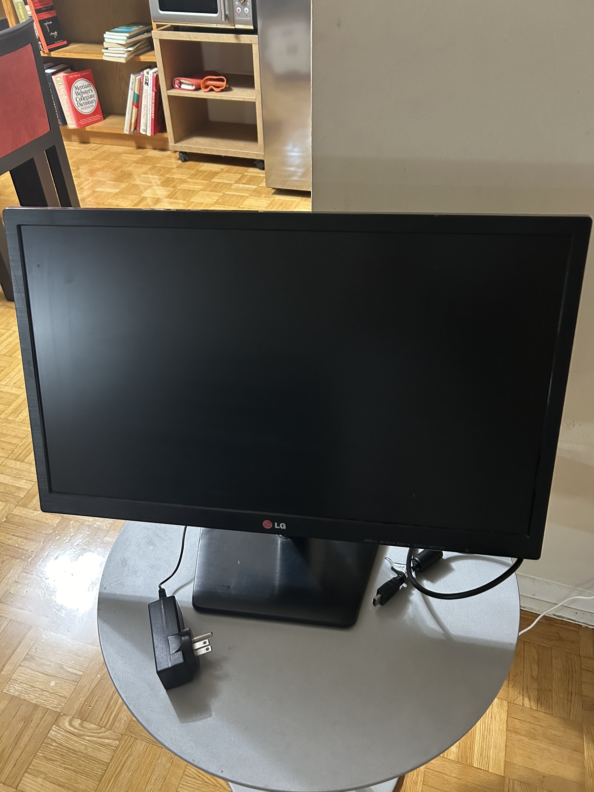 Acer, Lenovo, LG 23-24" 3 monitors