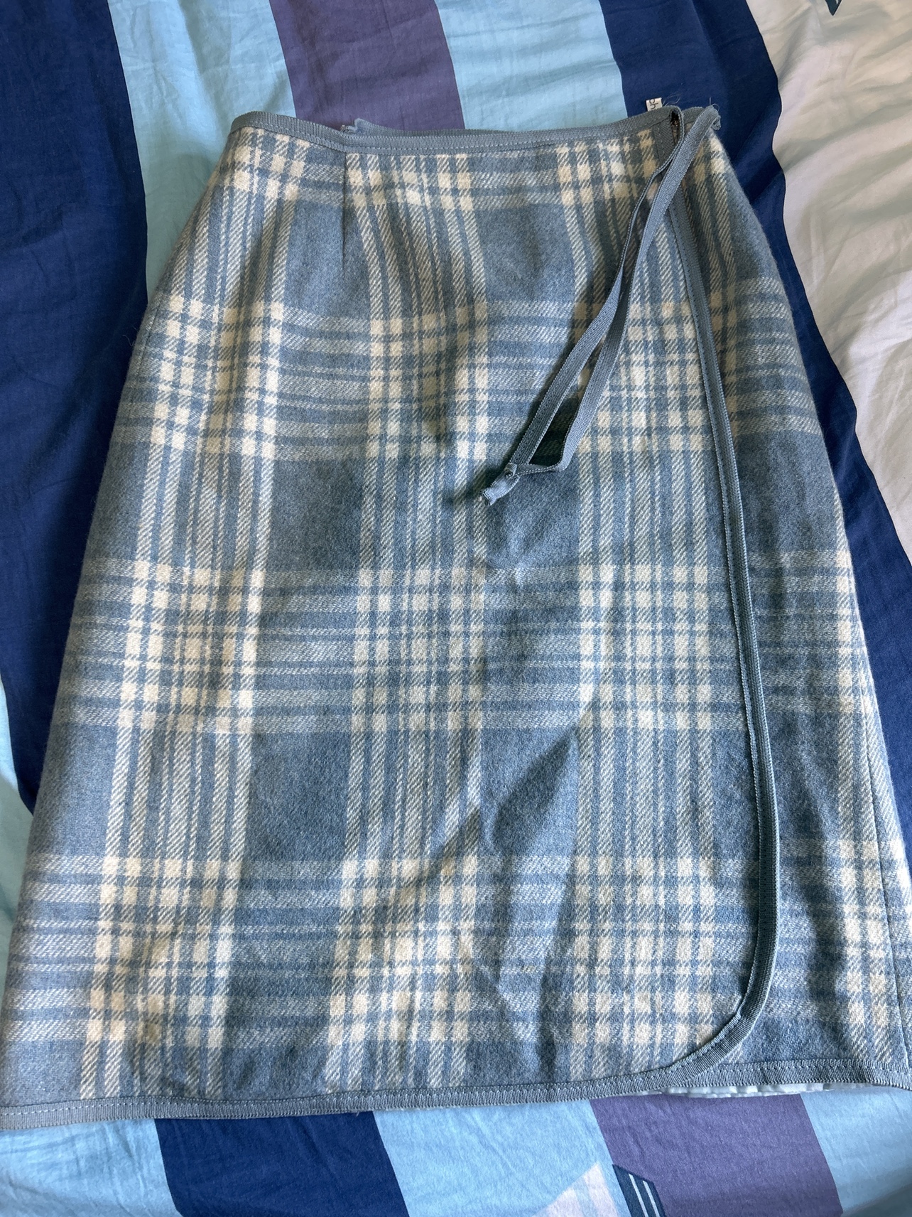 Jeans, skirt, blazer, retro jeans, sweater - total 7 pieces image indicator(6)