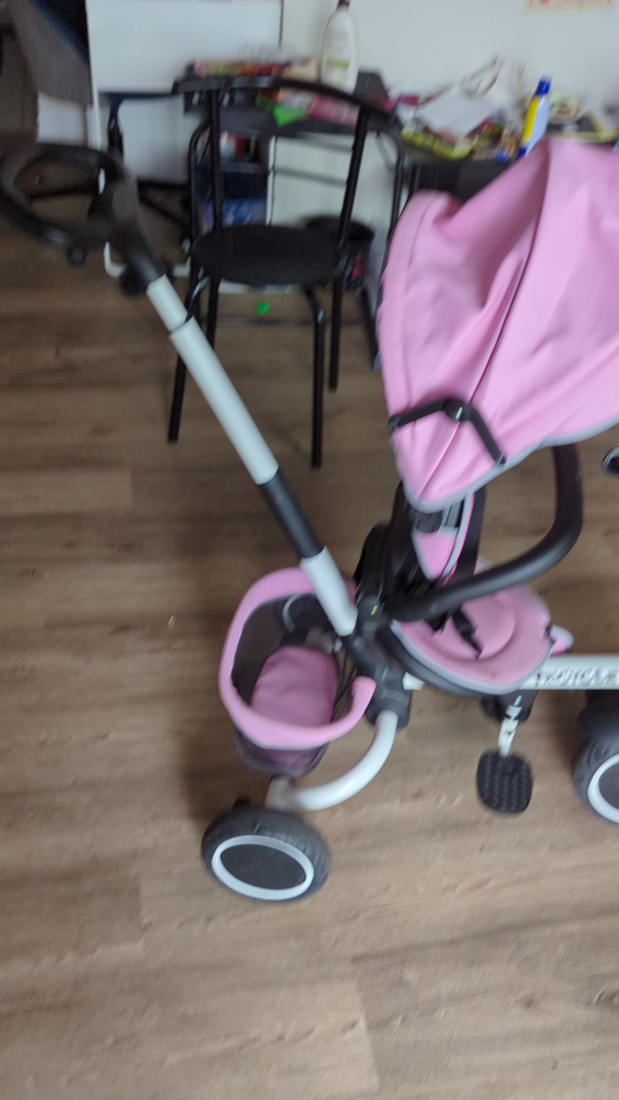 Aosom Children Tricycle (Smoke and pet free)
