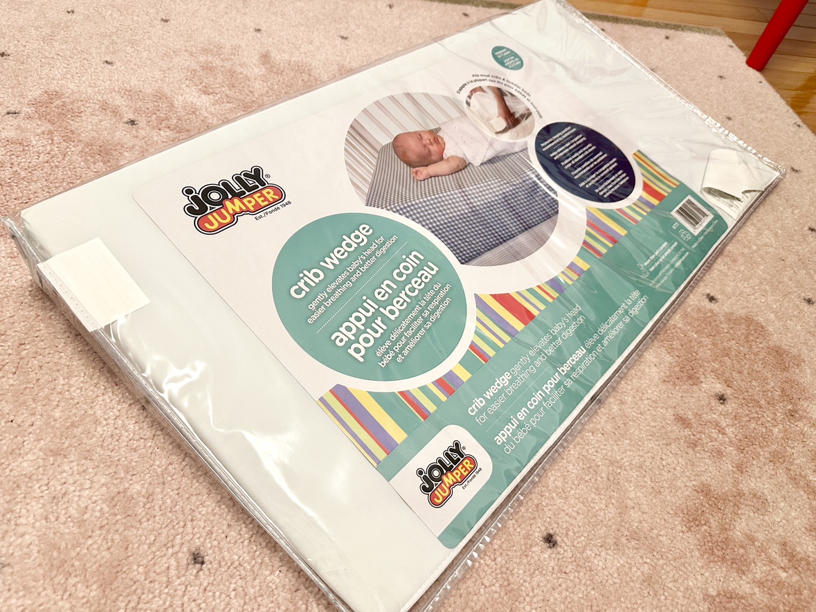 Convertible Crib, mattress + protector, crib wedge, pillows image indicator(3)