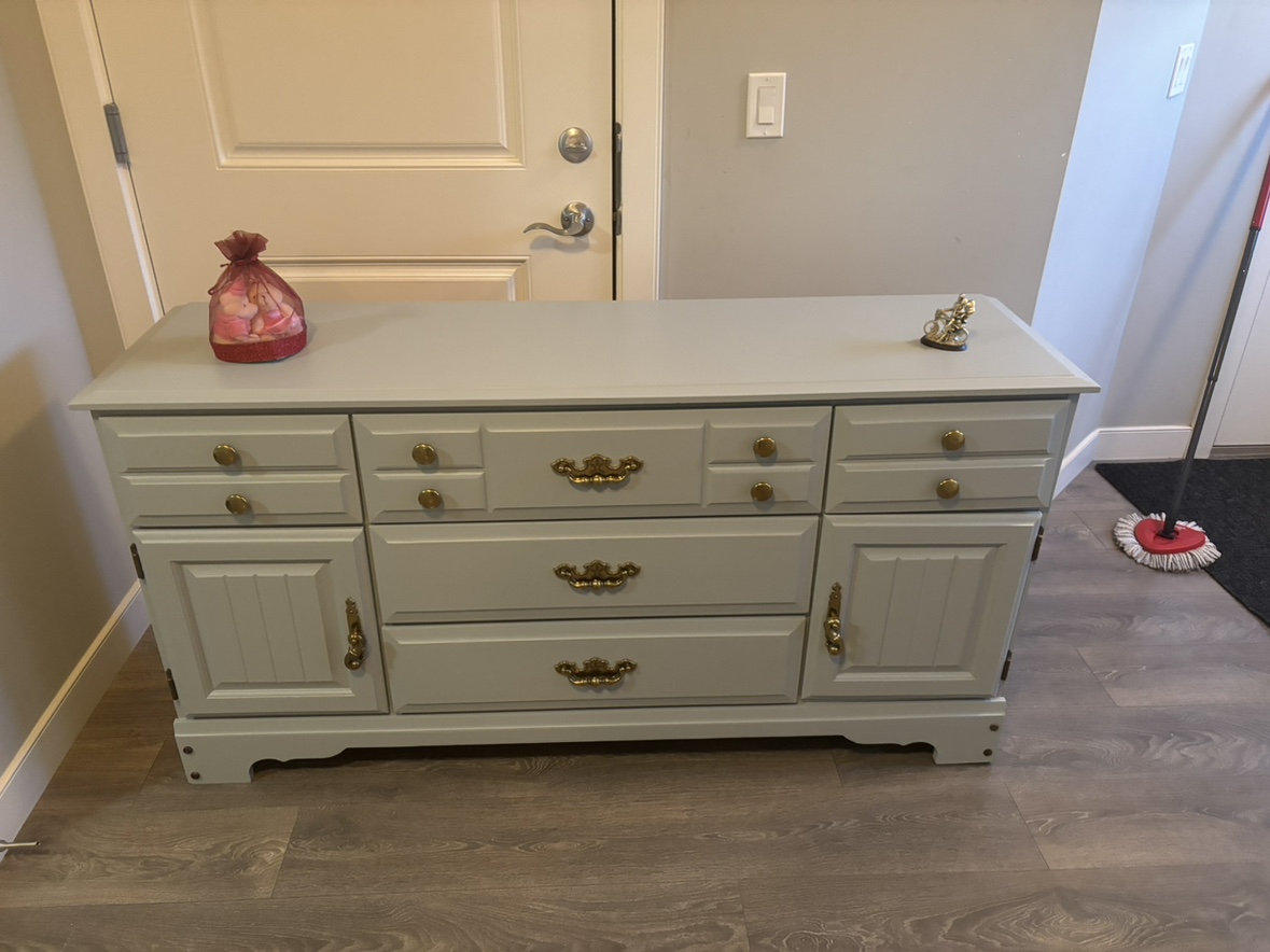Vintage Dresser - photo 2