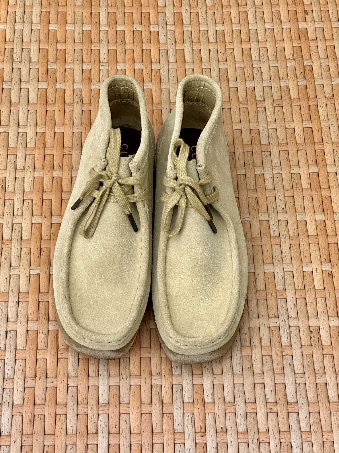 Like New! Clarks Originals Wallabees Suede Beige image indicator(6)