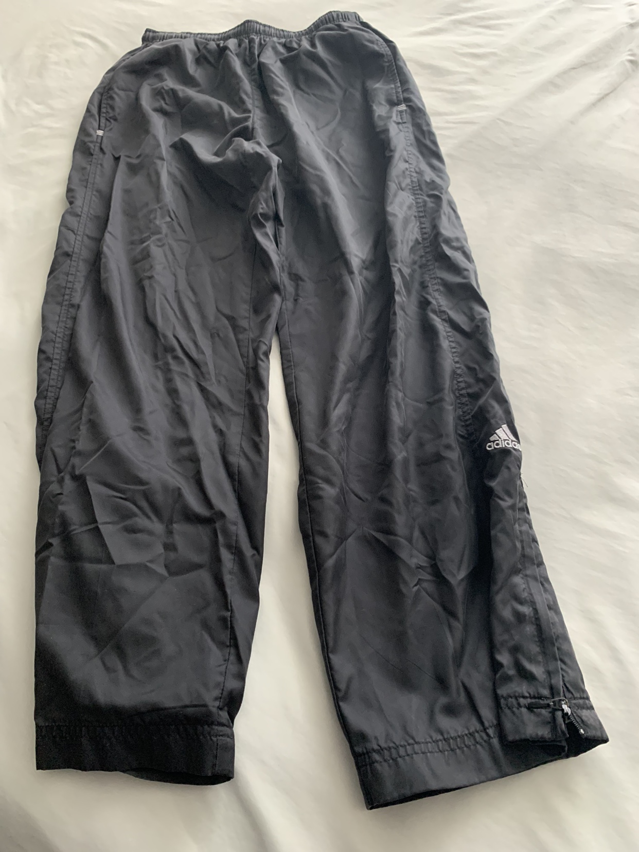 Adidas track pants size Large image indicator(2)