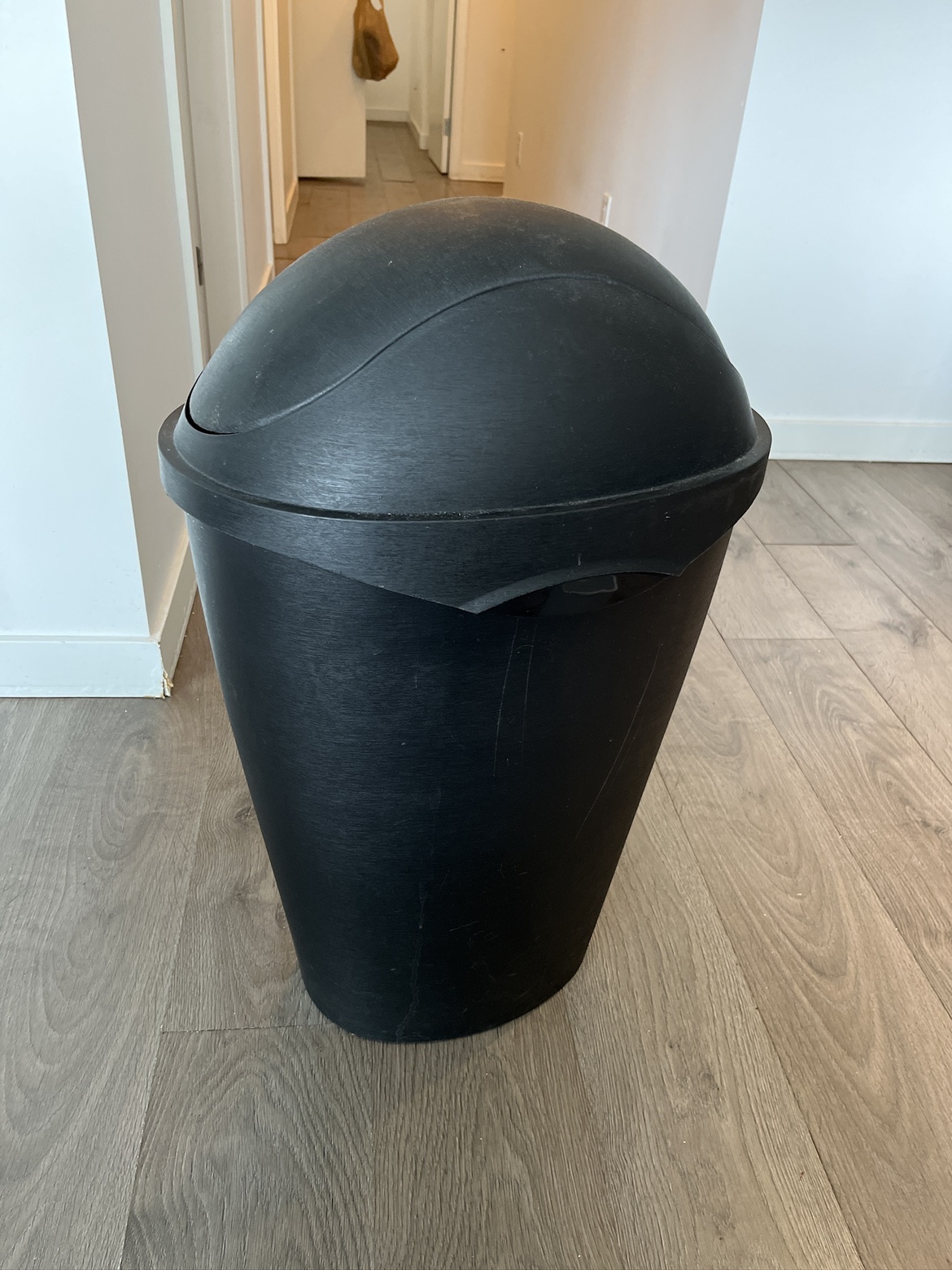 Trash bin 🥕 thumbnail