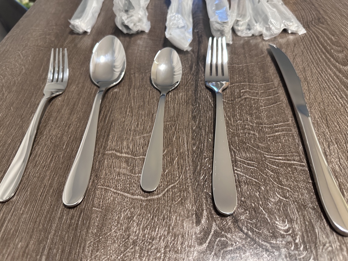 30pcs Stainless Steel Flatware Set (brand new)