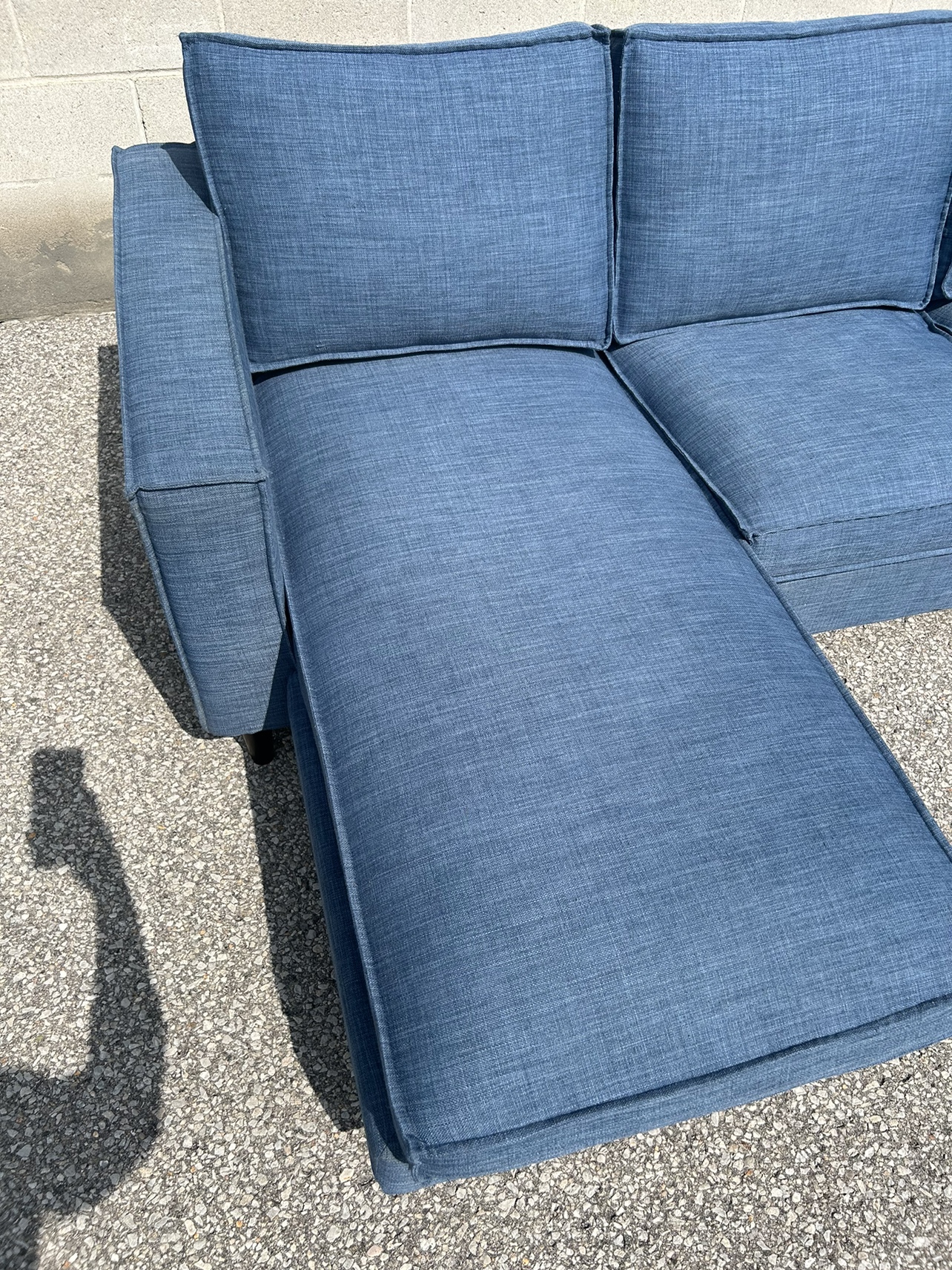 FREE DELIVERY• BLUE SECTIONAL COUCH / SOFA w/ REVERSIBLE CHAISE - photo 5