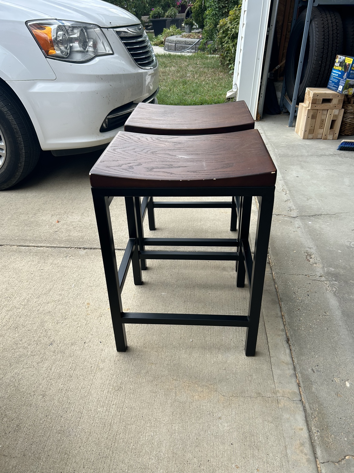 2 comfy metal stools! - photo 2