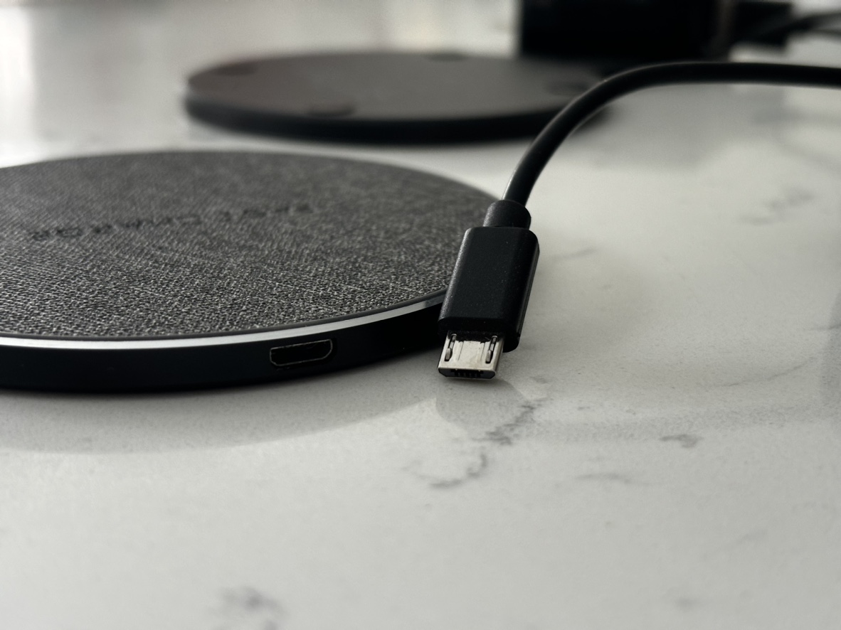 2 VITAL wireless phone chargers image indicator(4)