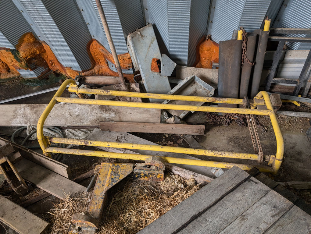 down cow lift and engine lift - photo 2