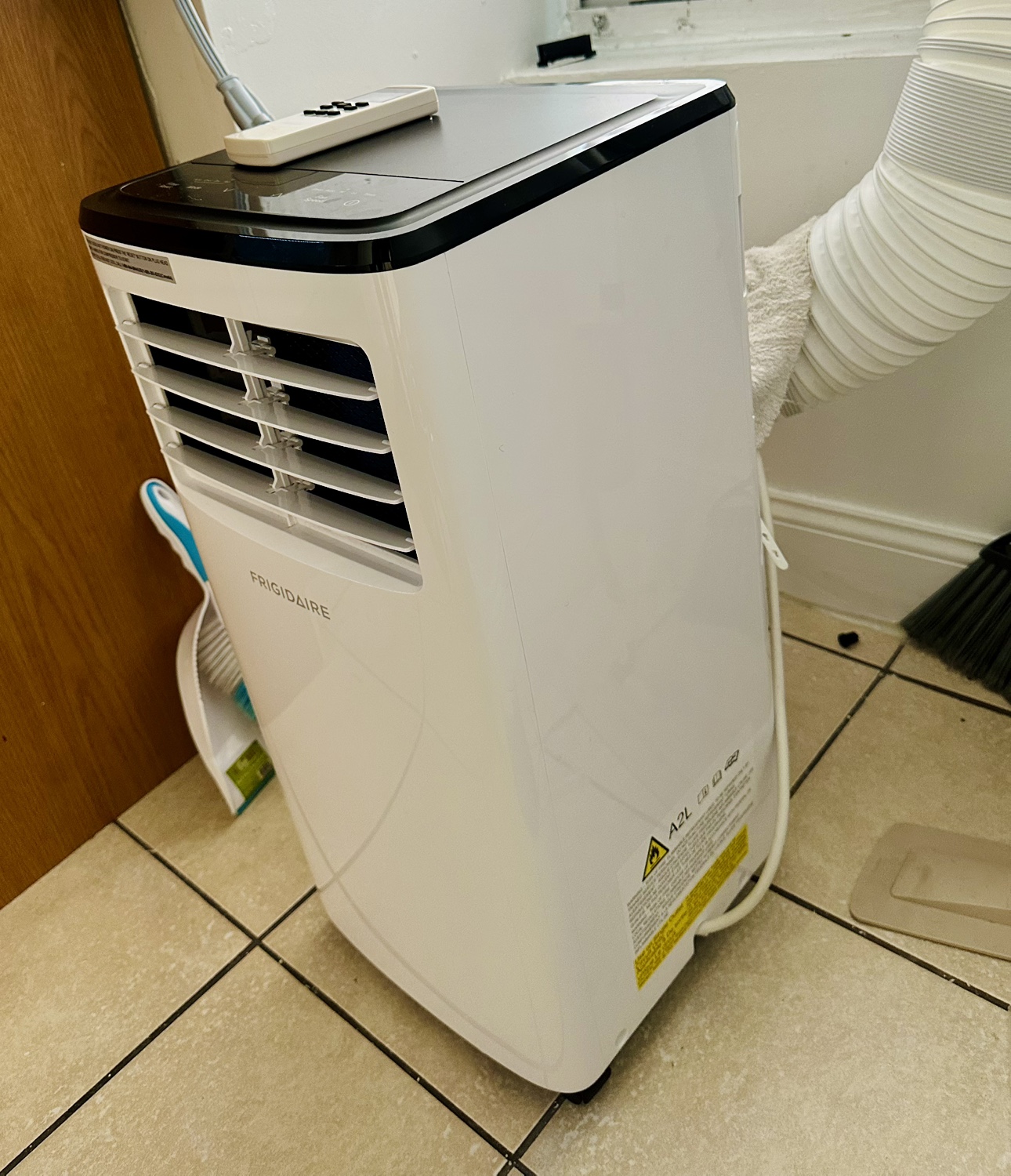 Air Condioner  Frigidaire 8000 BTU - photo 2