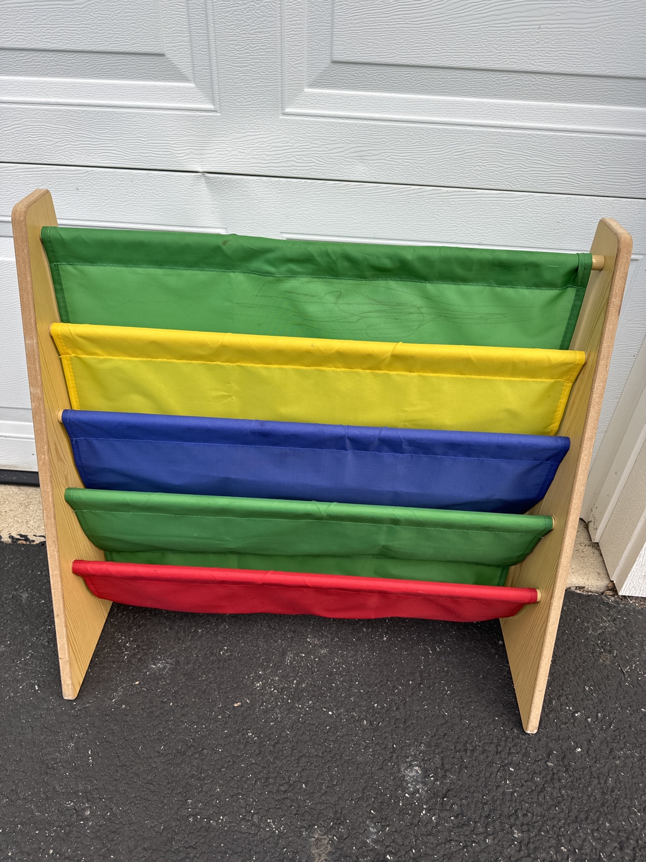 Kids book shelf