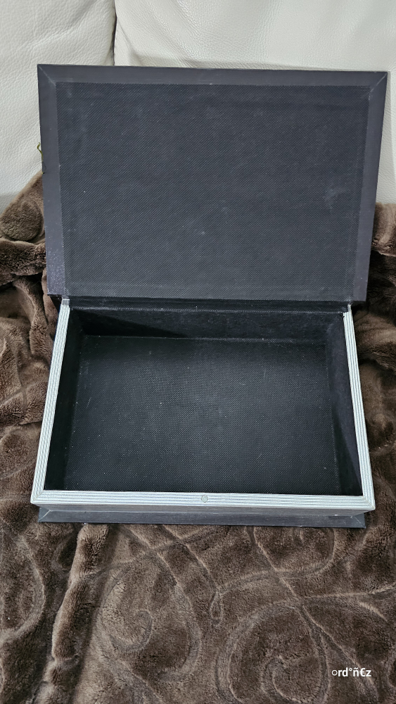Eiffel Tower Book Box - photo 4