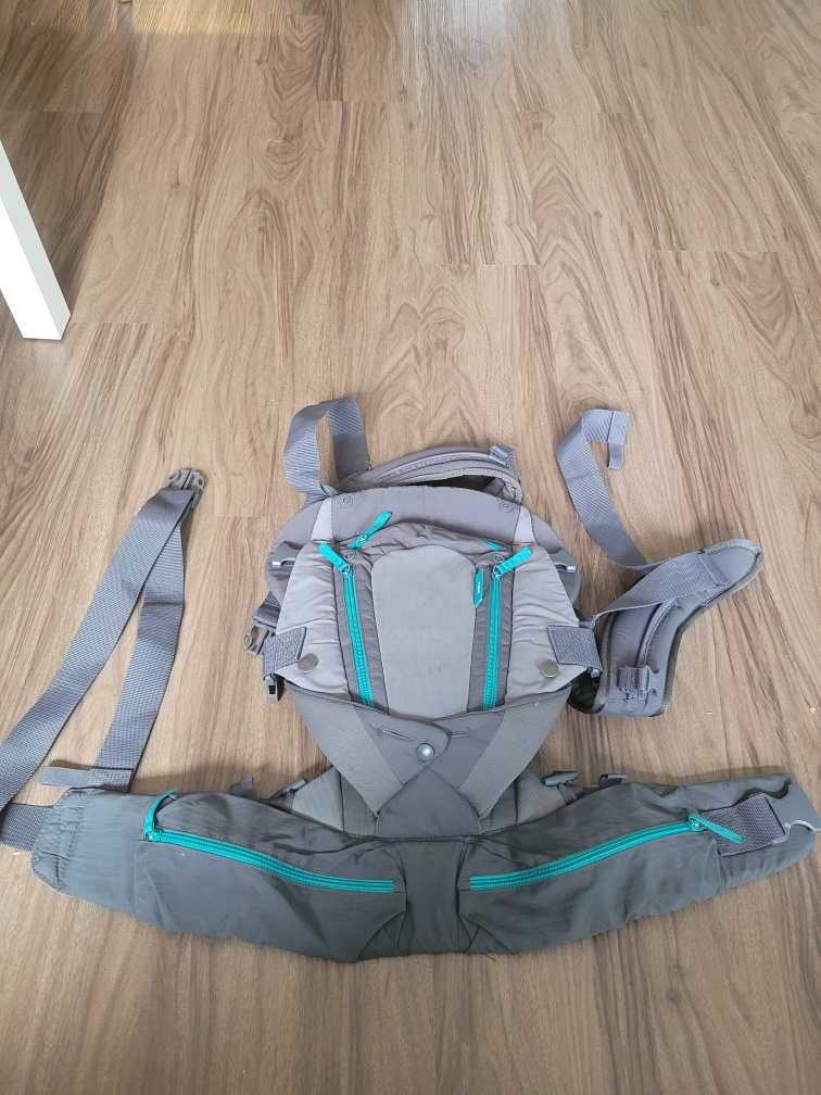 Infantino Carry On Multi-Pocket Carrier - photo 2