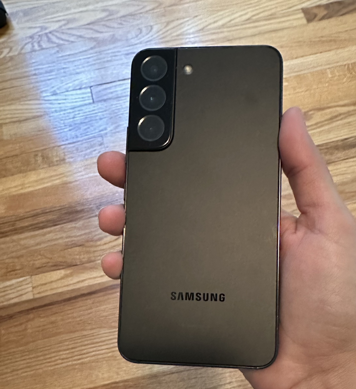Samsung Galaxy S22 thumbnail