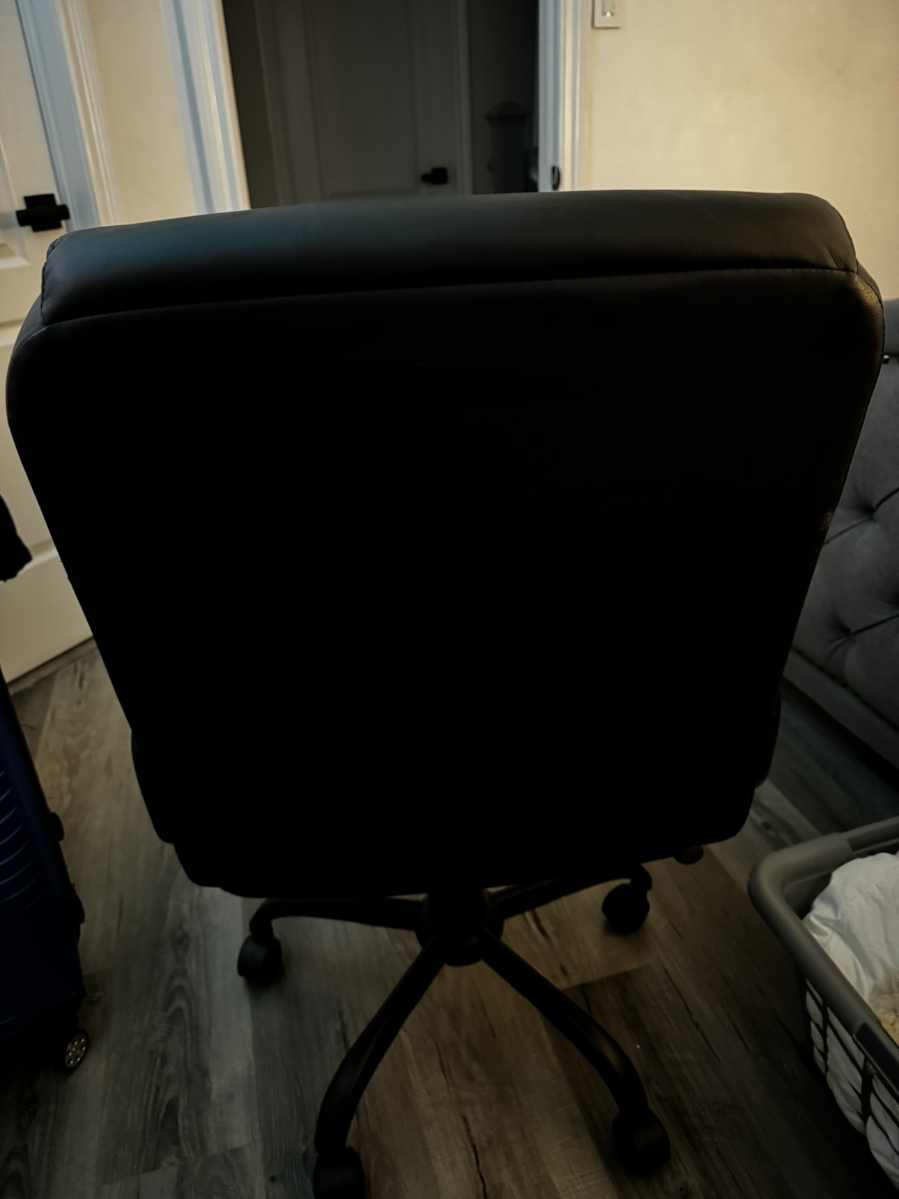 Black Office Chair - Amazon basics - photo 4