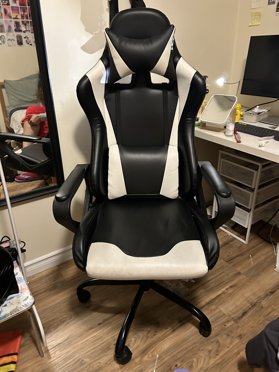 Gaming chair available for sale