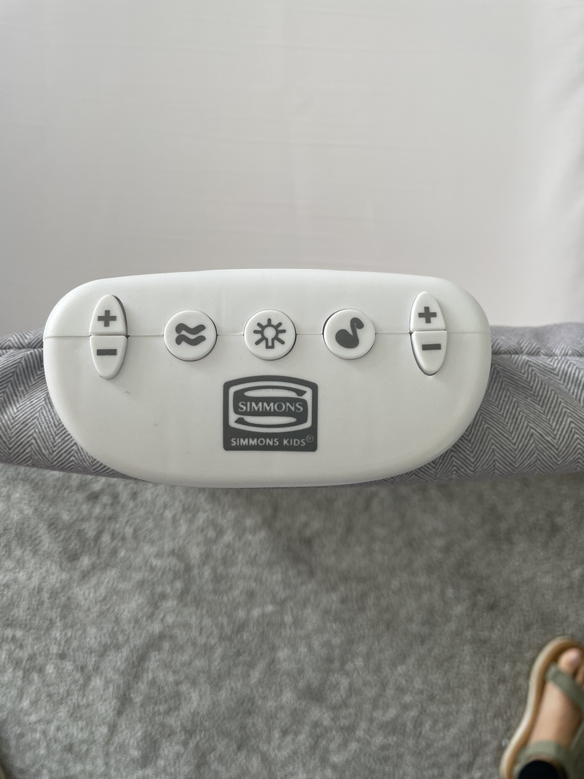 Simmons Kids Bassinet - photo 3