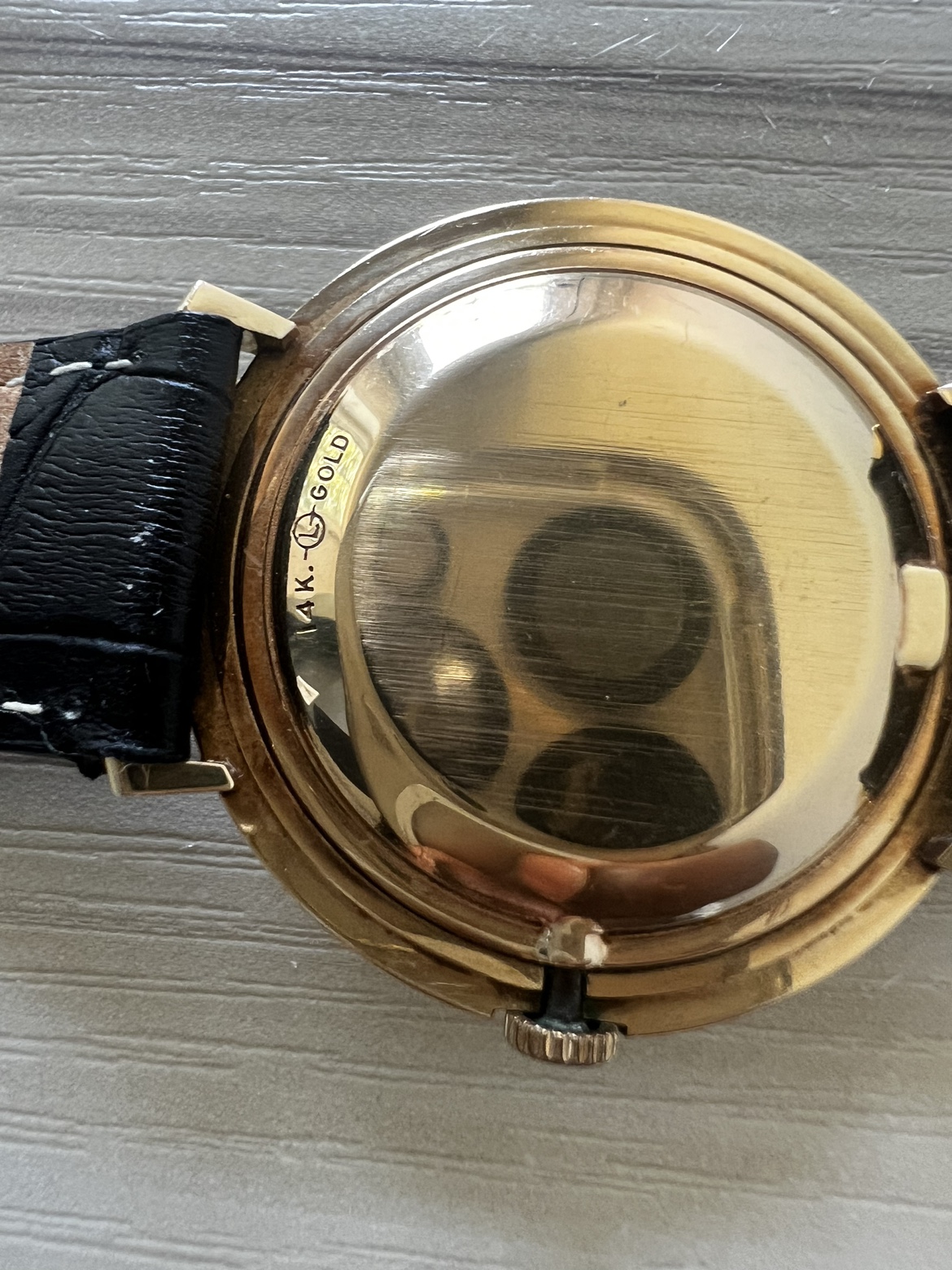 Vintage CYMA 14K Gold Watch image indicator(5)
