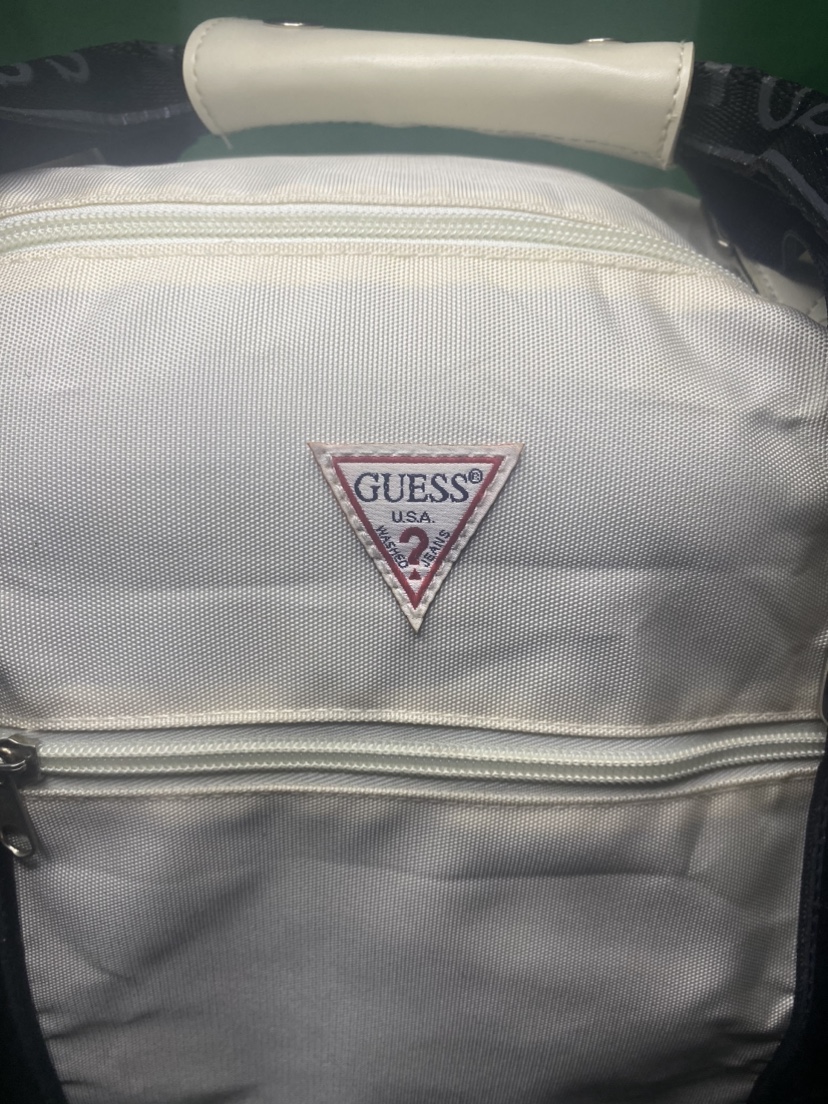 Guess Travel Bag image indicator(6)