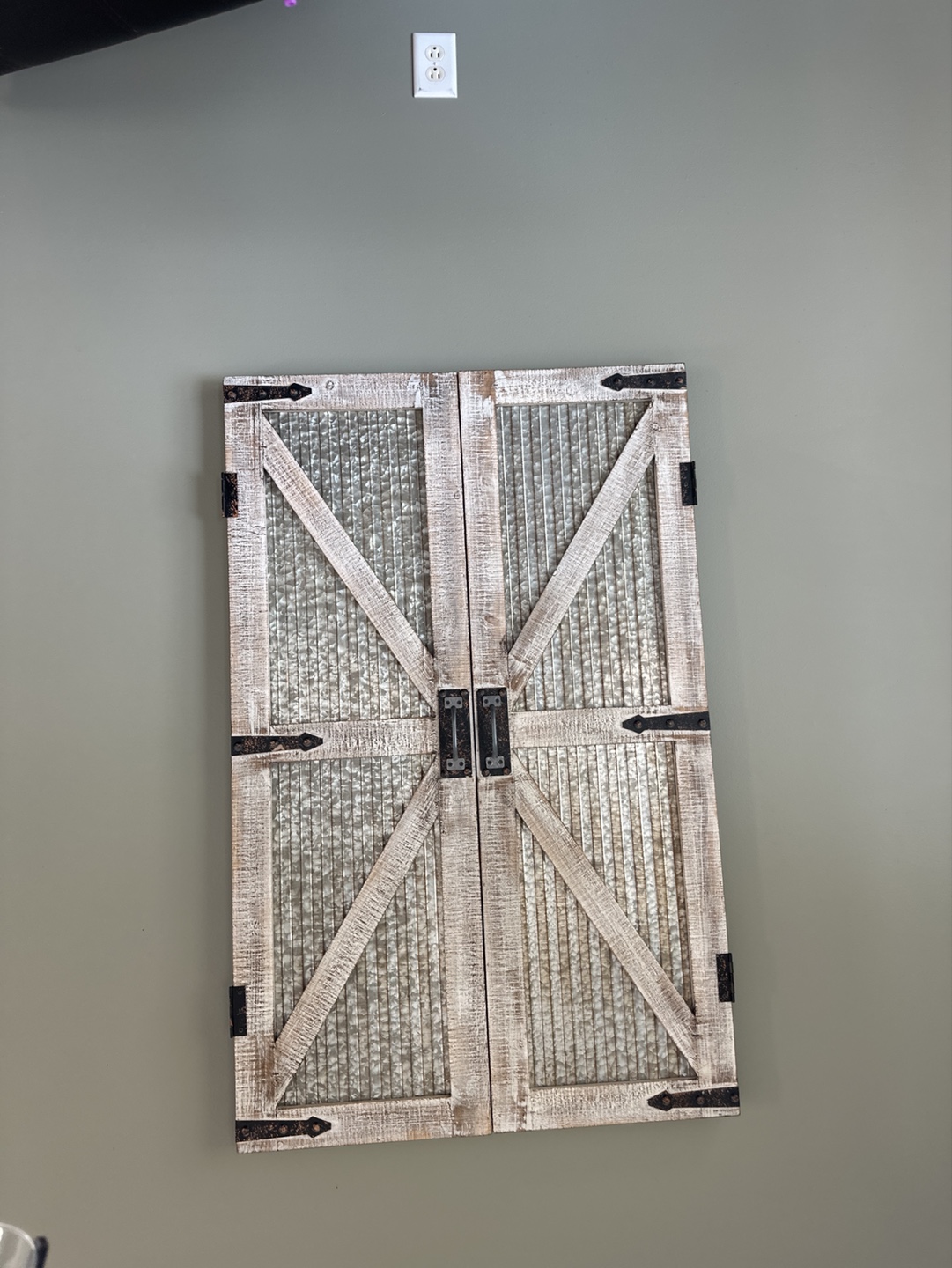 Decor barn shutters door