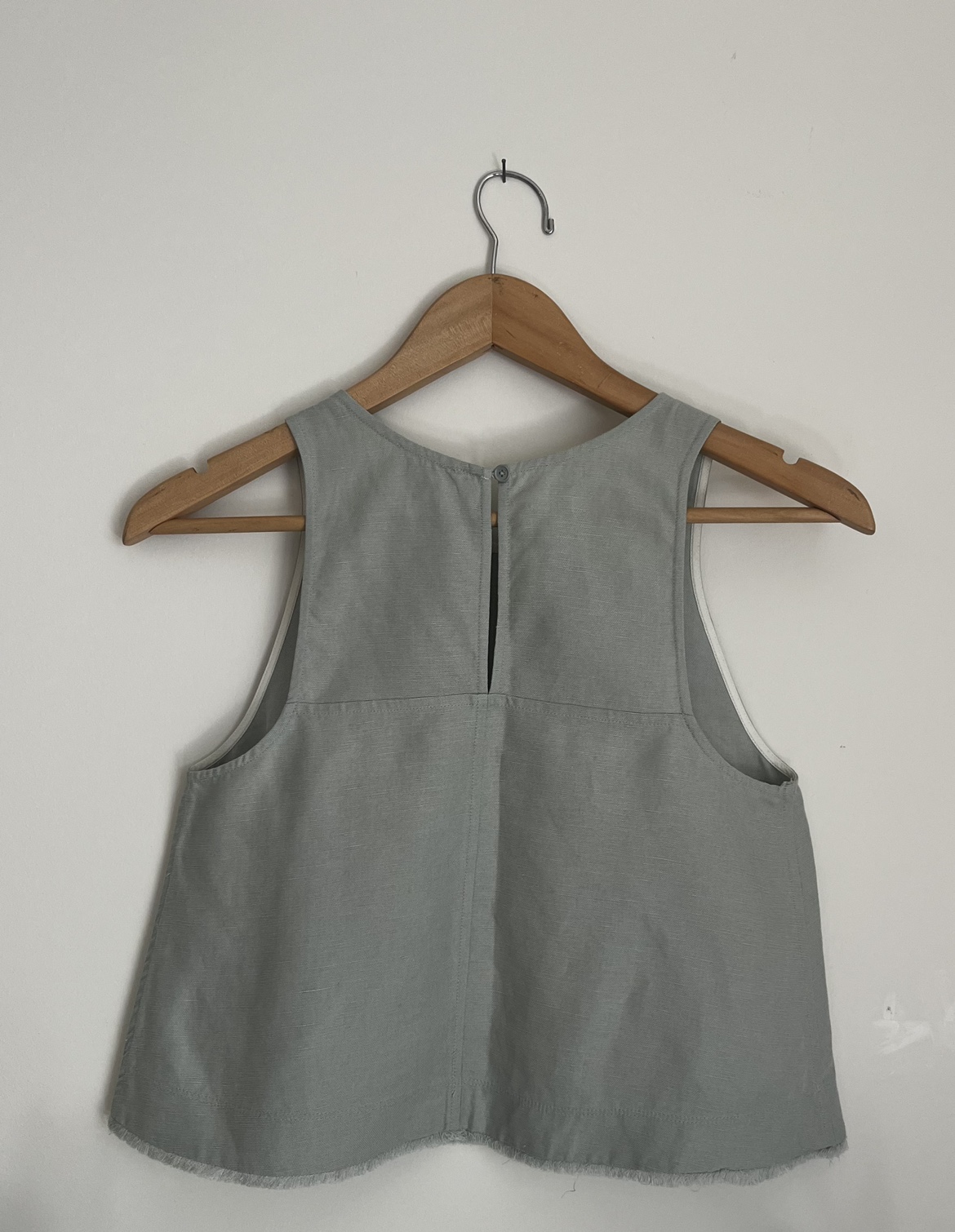 Aritzia Wilfred Octave Blouse Cropped Linen Blend Sleeveless - photo 2