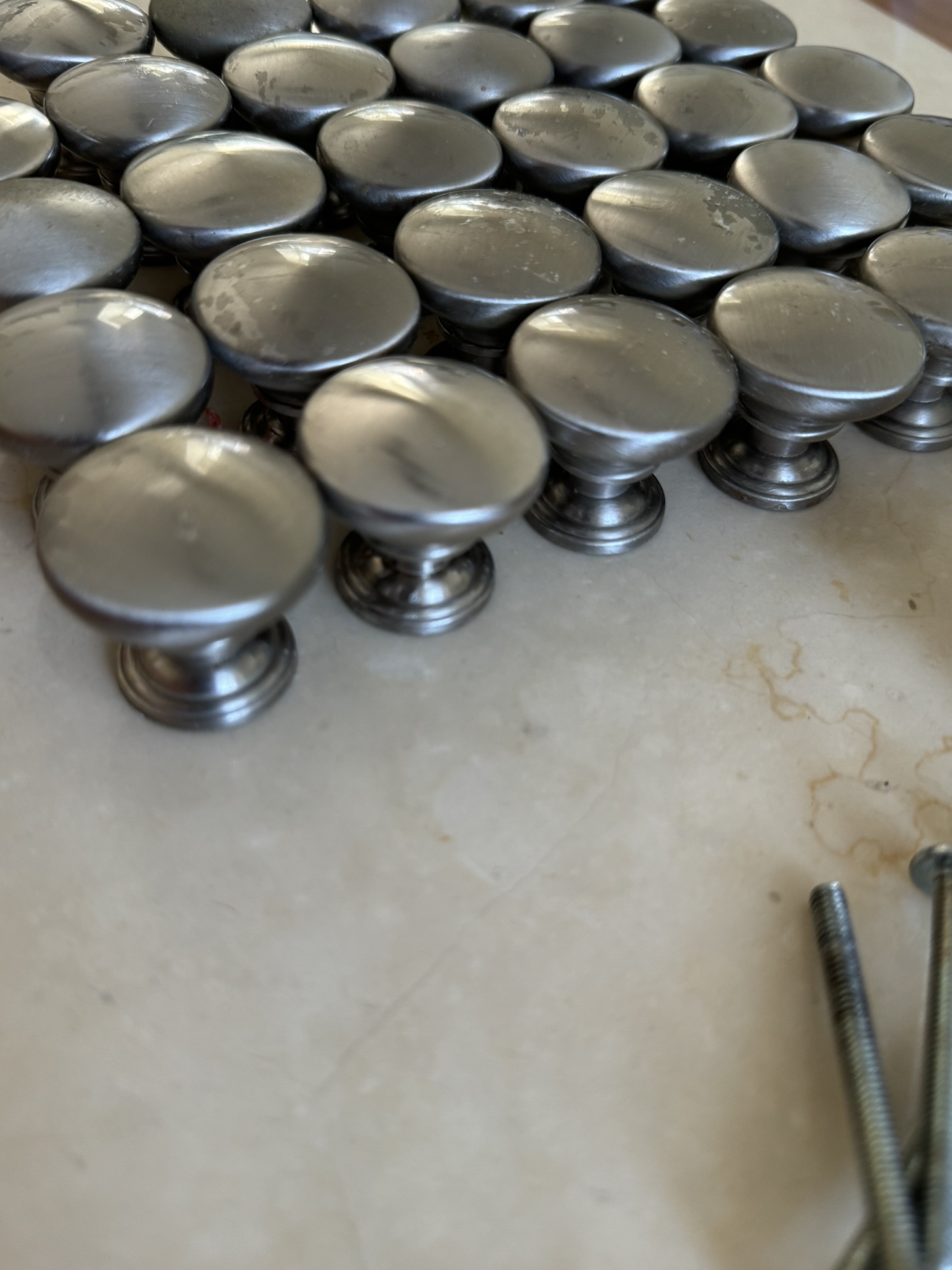 32 brushed nickel knobs - photo 2