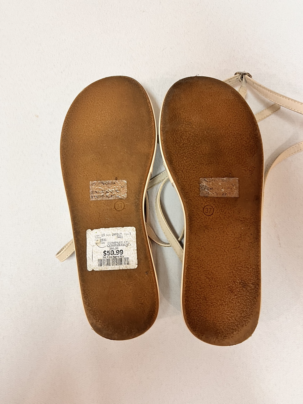 7 or 7.5 Steve Madden cream sandals - very good Condition image indicator(5)