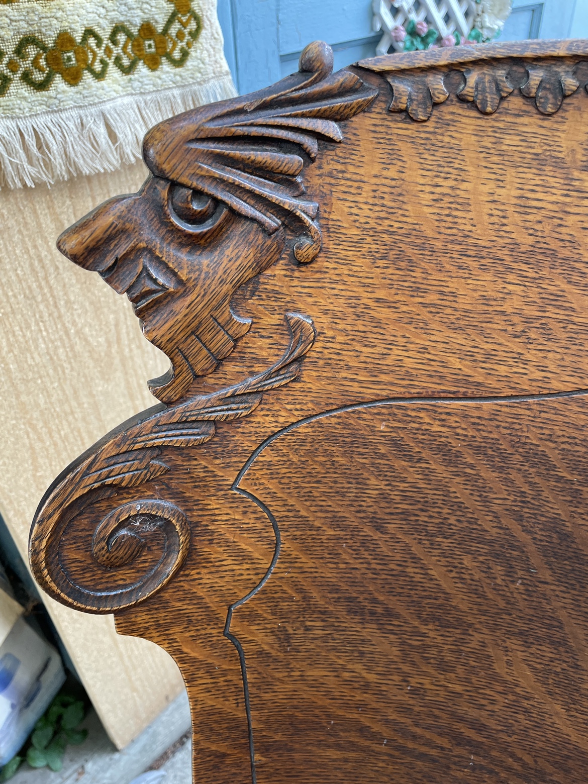 Antique hand carved oak rocker - photo 3