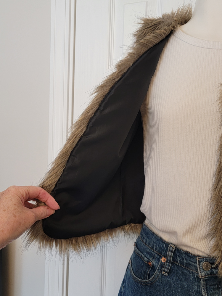 OLD NAVY Girls faux fur vest. image indicator(4)