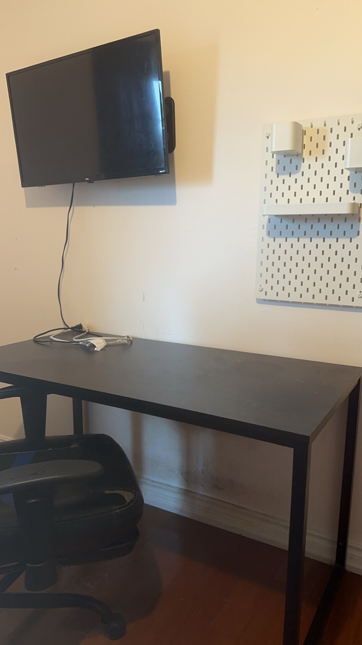 Black wooden desk - photo 3