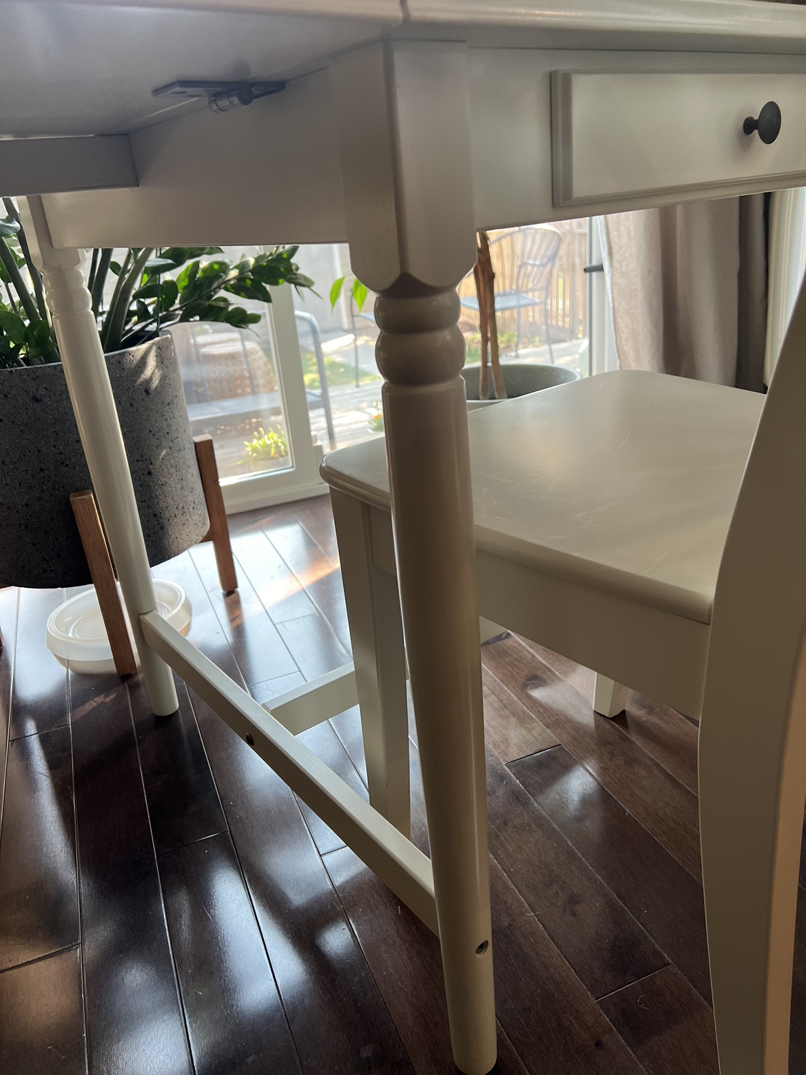 Cute Table/Desk with Chair - photo 3