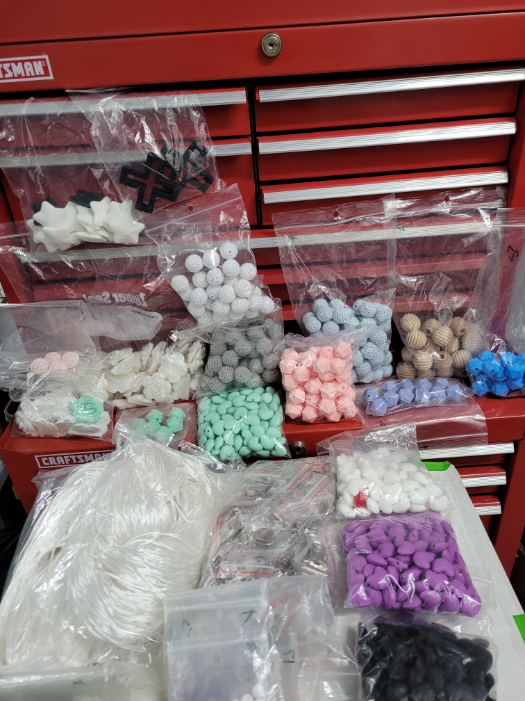 Silicone Beads, Cord and Hardware image indicator(2)