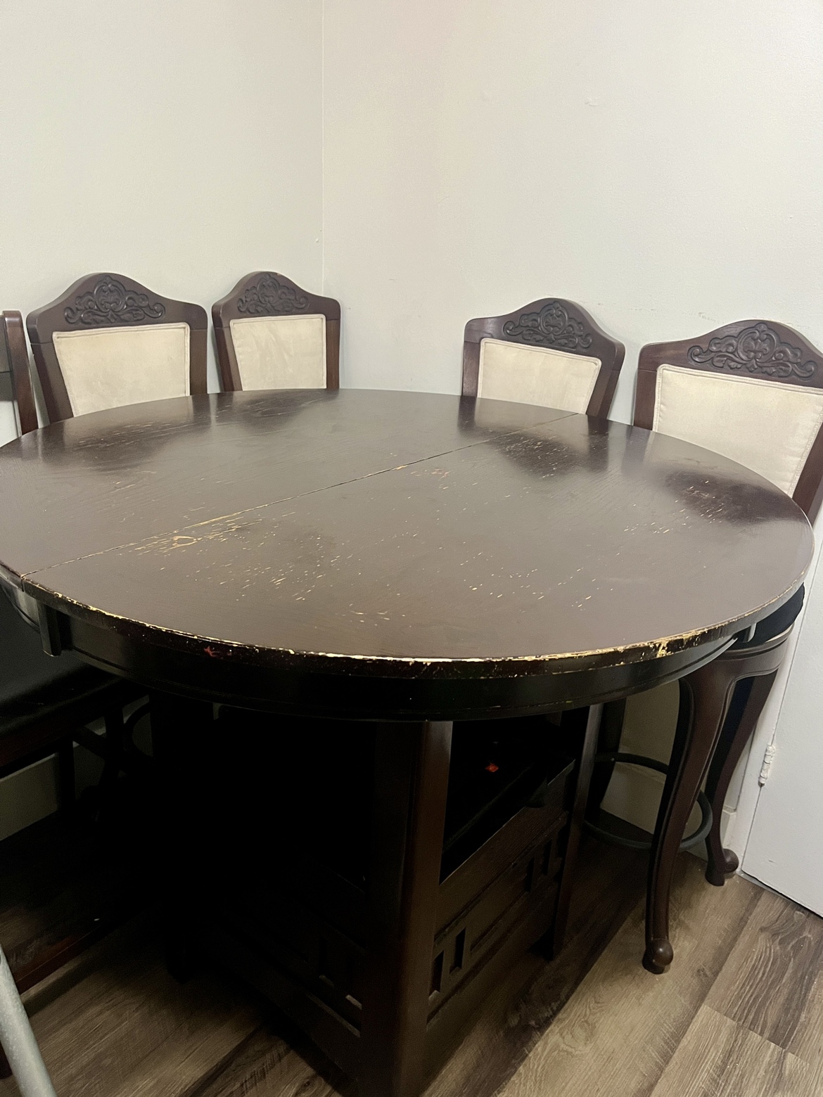 Dinning table + 4 chair(Delivery included)