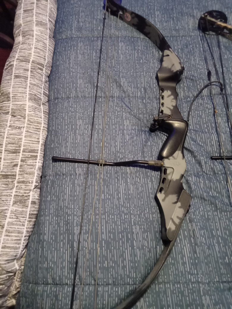 3 compound bows thumbnail