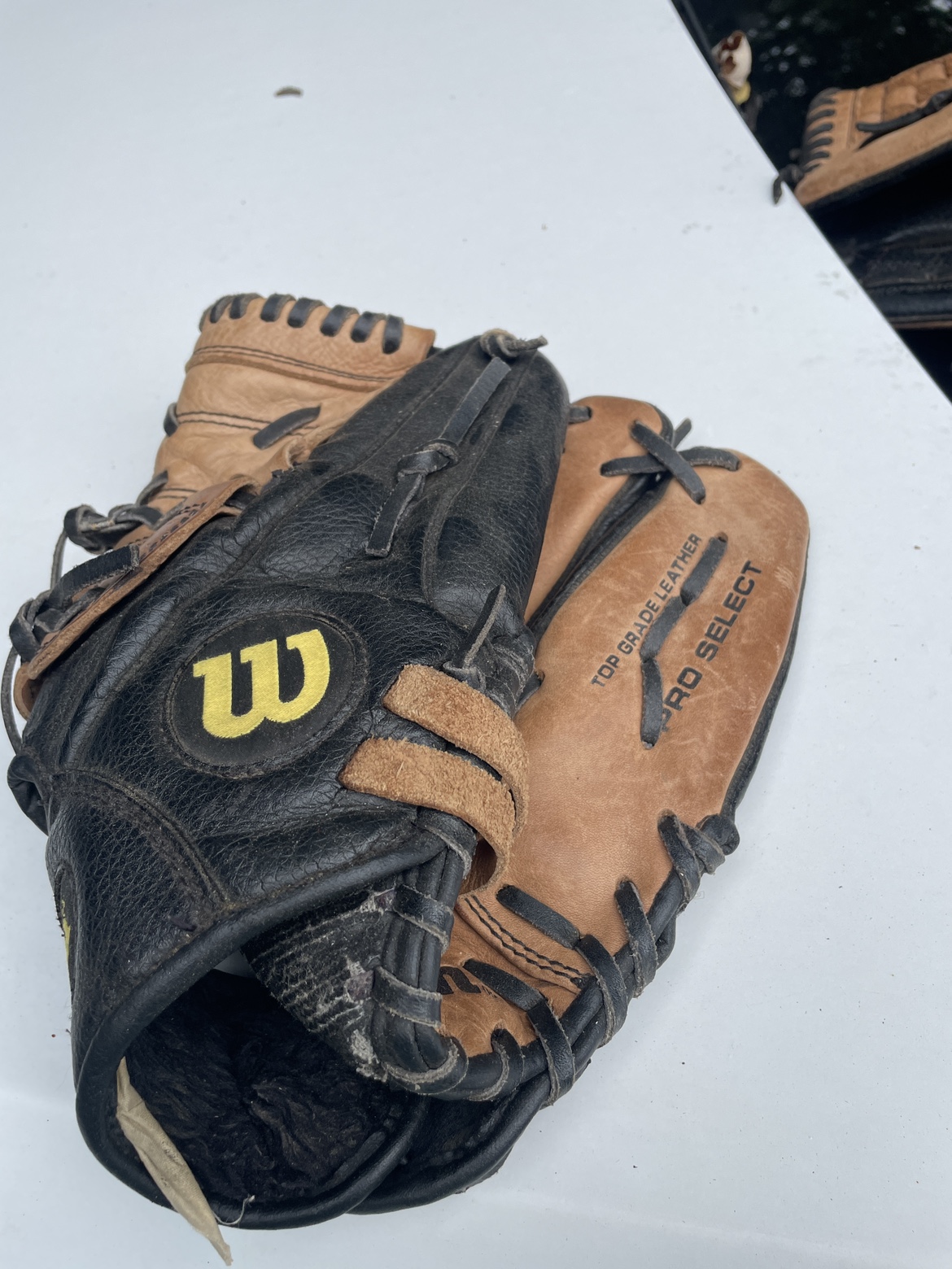Men’s used Wilson Baseball Glove - photo 2
